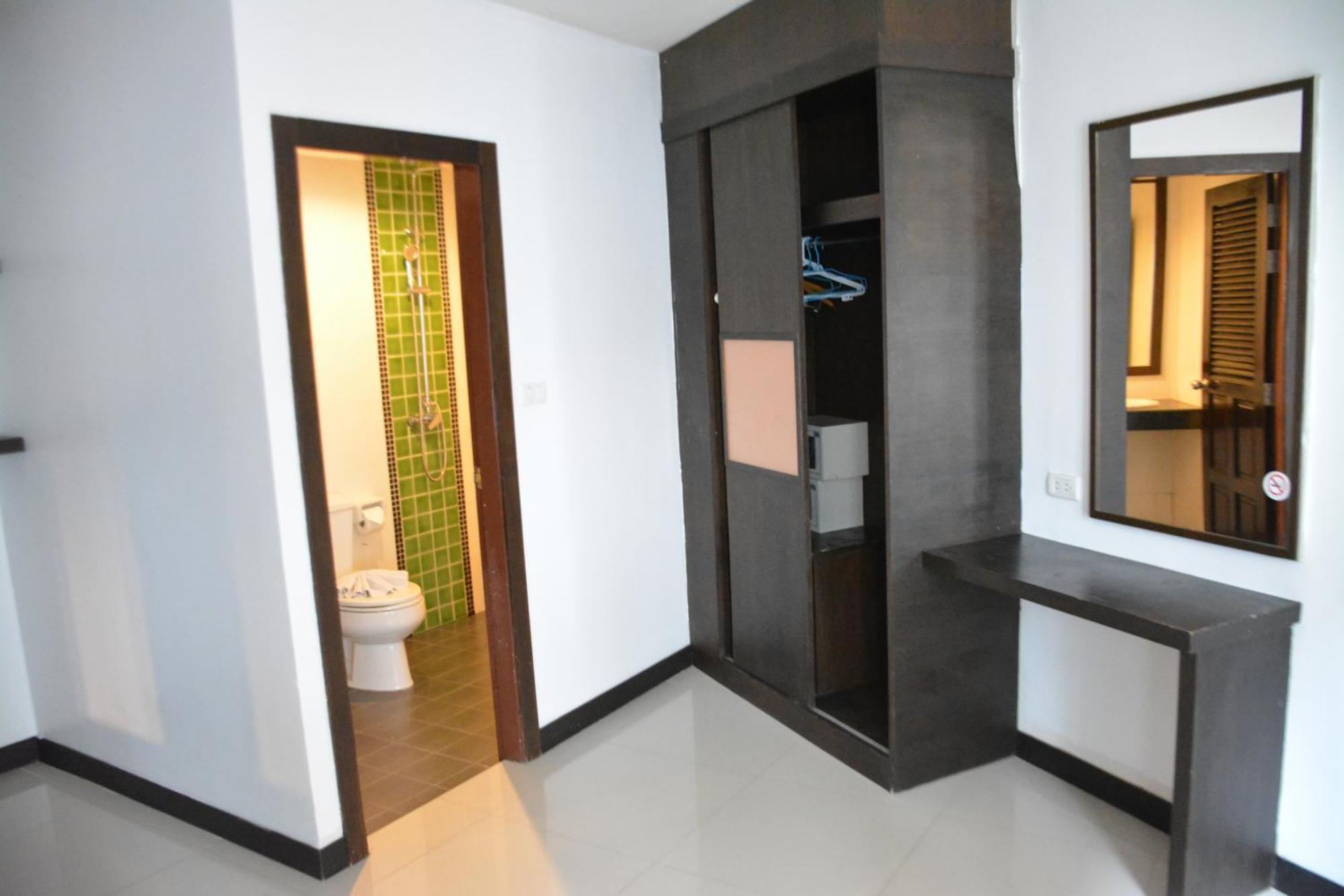 Zephyr Grand Hotel Patong Buitenkant foto