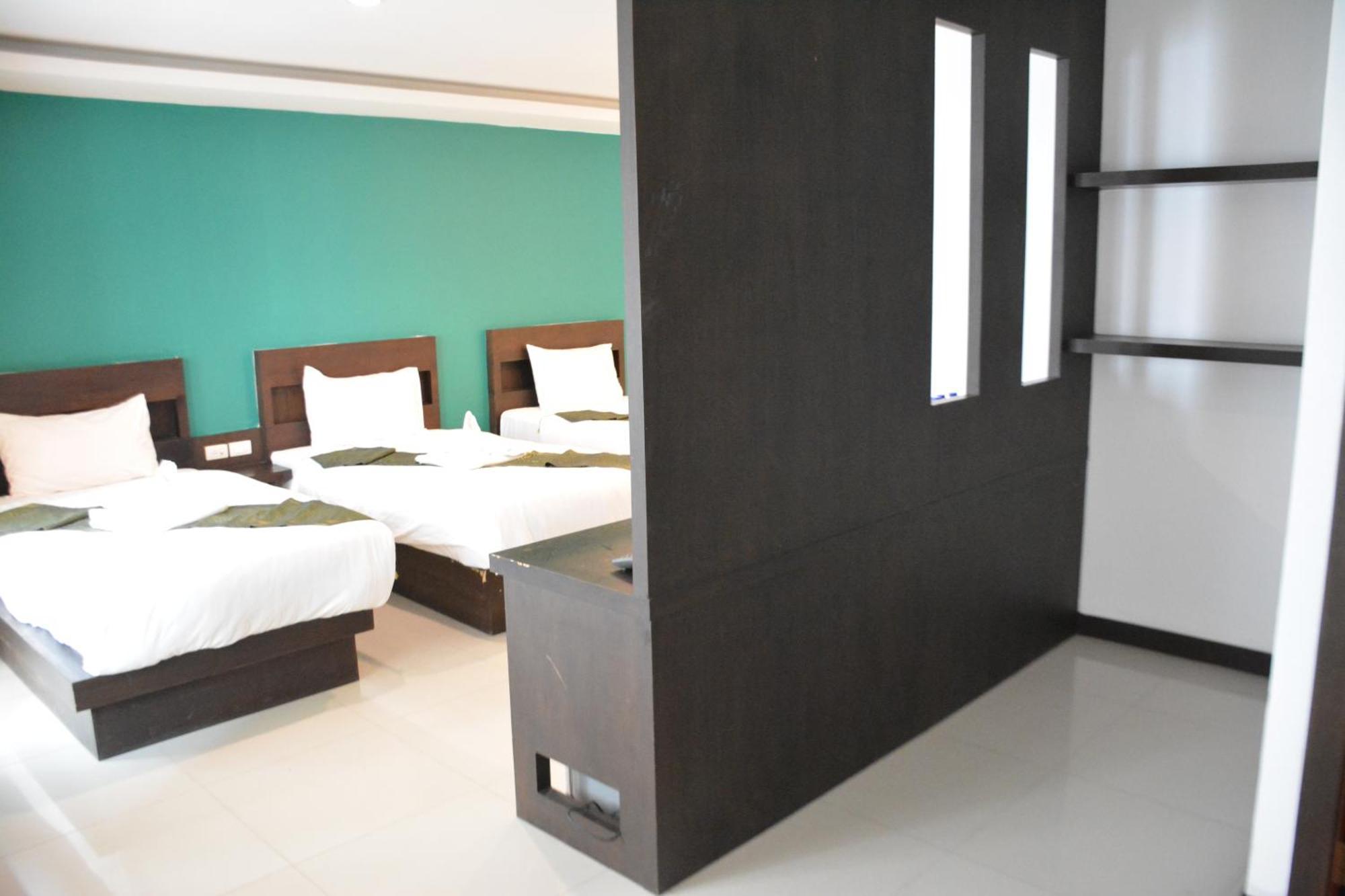 Zephyr Grand Hotel Patong Buitenkant foto