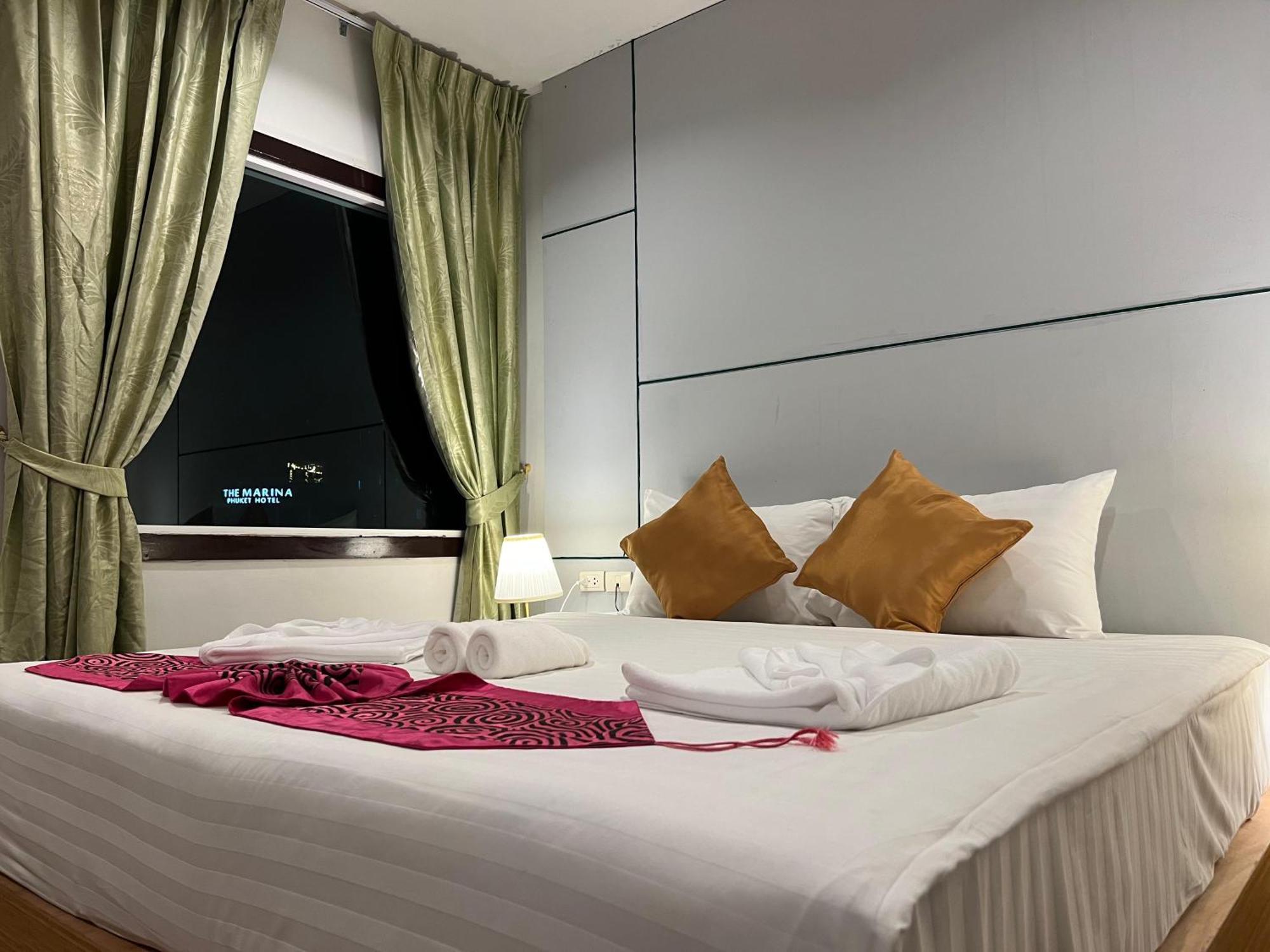 Zephyr Grand Hotel Patong Buitenkant foto